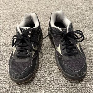 Mizuno women's Black and Gray volleyball Sneakers